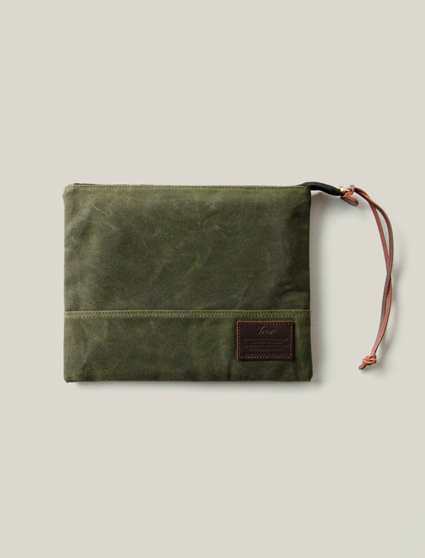 TRAVEL POUCH M - OLIVE GREEN